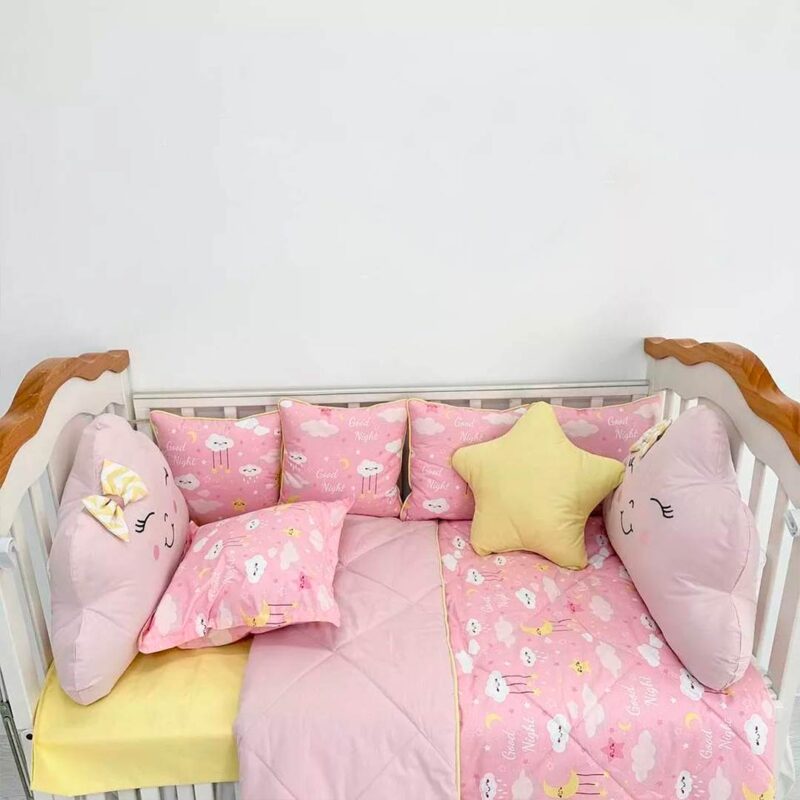 Набор постельного белья Ohmybaby с бортиками-подушками Облачка розовые 1
