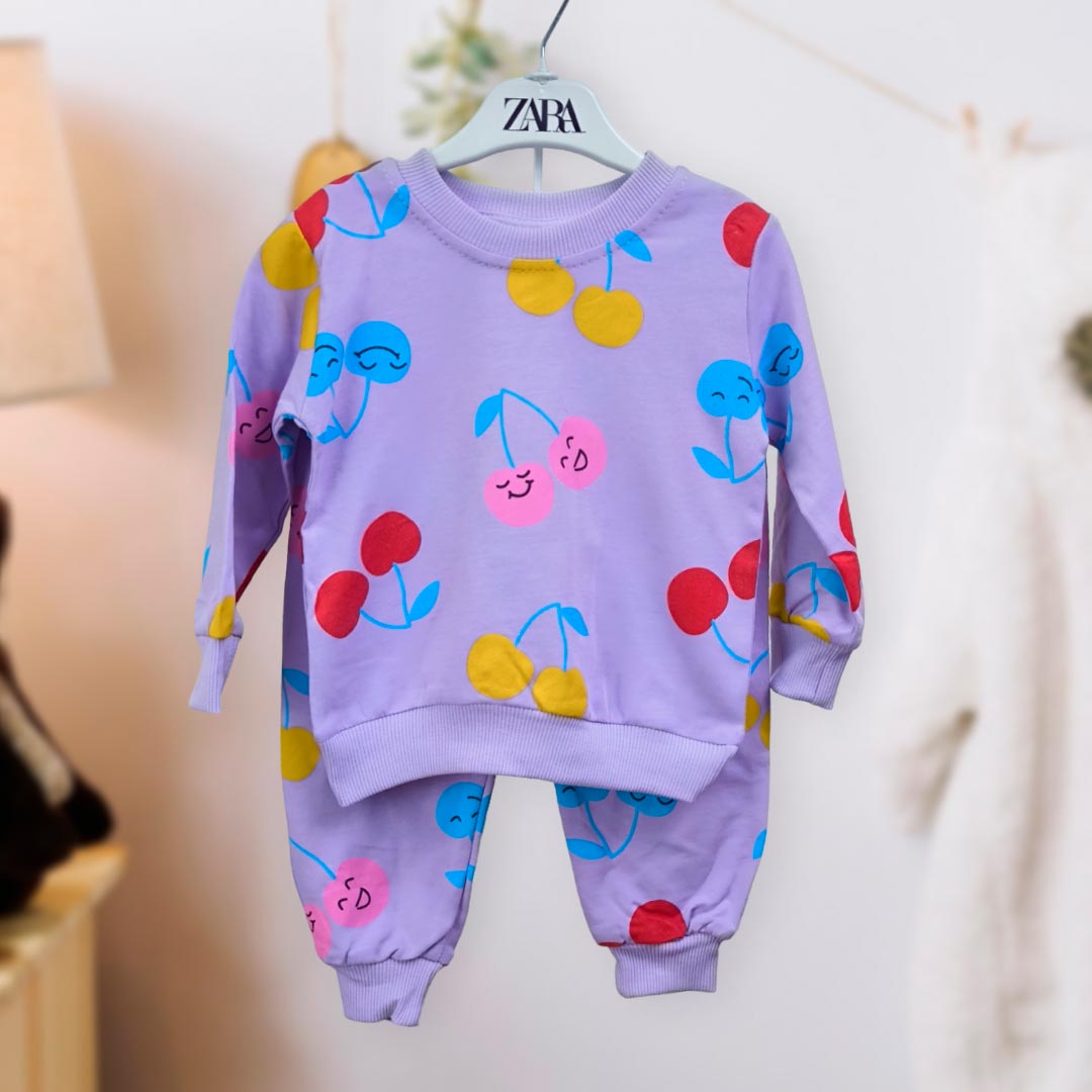 e2b8209119c868d497cffdc336fa7327_080624155022.jpeg Комплект 2ка ZARA вишенки свитшот + штаны Сиреневый 1