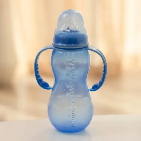 Фото Nuby Детская Бутылочка Тренировочная с соской и ручками Evolution Bottle 2в1