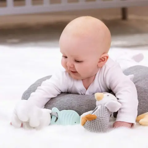 Фото Подушка для занятий Nuby пингвин и его друзья 0+ мес