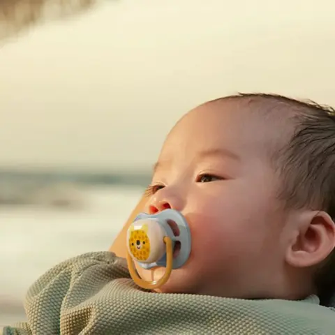 Фото Пустышка Philips Avent Ultra Air Happy Леопард ананас SCF080/23 0-6 мес 2 шт