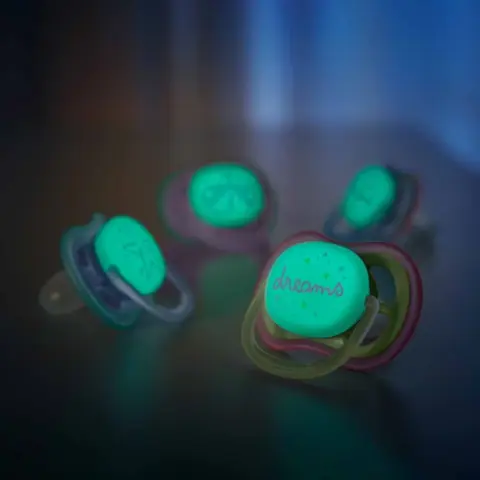 Фото Пустышка Philips Avent Ultra air nighttime бабочка dreams 0-6 мес 2 шт
