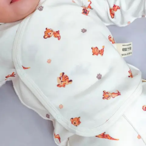 Фото Распашонка Я родился тигренок Белый