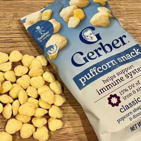 Фото Снеки Gerber Puffs Corn 12+ мес 35 гр