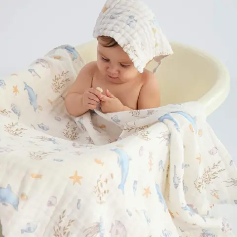 Фото Муслиновая пеленка полотенце с салфеткой Baby bathtowel Морской мир